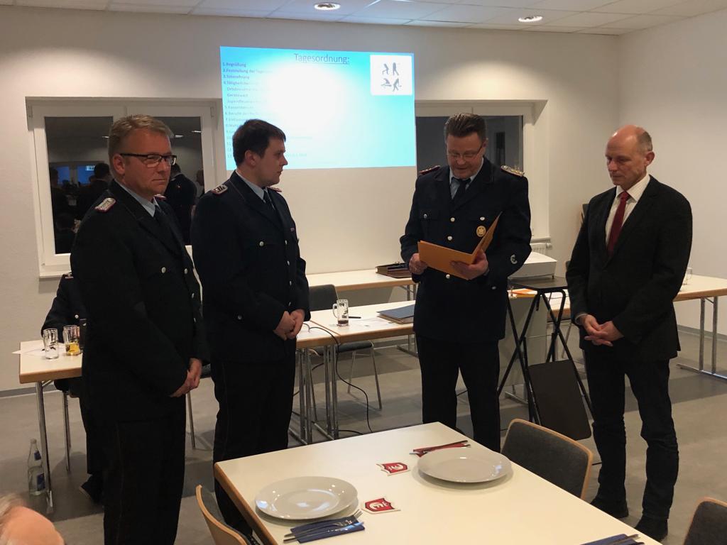 Beförderung des stellvertretende Ortsbrandmeister Sven Pöschel zum Hauptlöschmeister