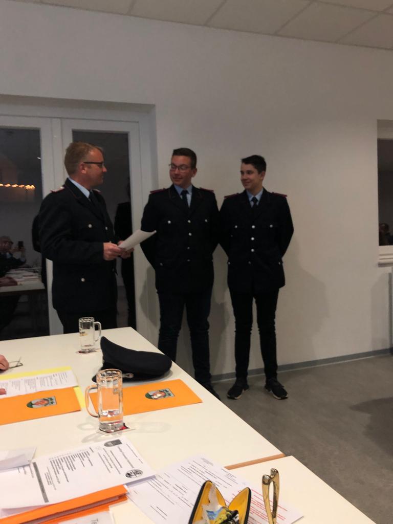 Übernahme der Kameraden Frederik Müller und Heinrich Clemens in die Einsatzabteilung